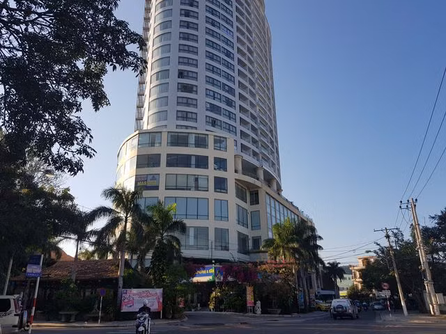 Khoi to Tong giam doc Cong ty Bach Viet lua dao ban can ho