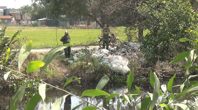 Người chạy xe ôm chết dưới mương với nhiều thương tích trên thân thể Nguoi chay xe om chet duoi muong voi nhieu thuong tich tren than the