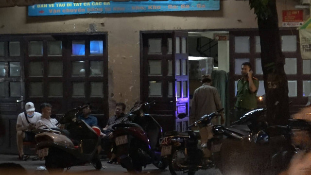 Kẻ giết vợ rồi gọi mẹ tới nhận xác đã treo cổ, uống thuốc độc nhưng không chết - Hình 2 Ke giet vo roi goi me toi nhan xac da treo co, uong thuoc doc nhung khong chet-Hinh-2