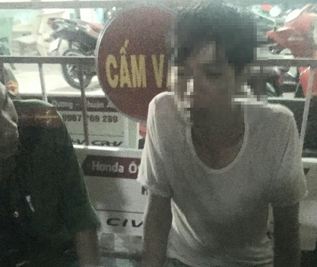 Lỡ tiêu hết 30 triệu của cha mẹ, thanh niên nhảy sông Sài Gòn tự tử trong đêm chung kết Sea Games 30 Lo tieu het 30 trieu cua cha me, thanh nien nhay song Sai Gon tu tu trong dem chung ket Sea Games 30