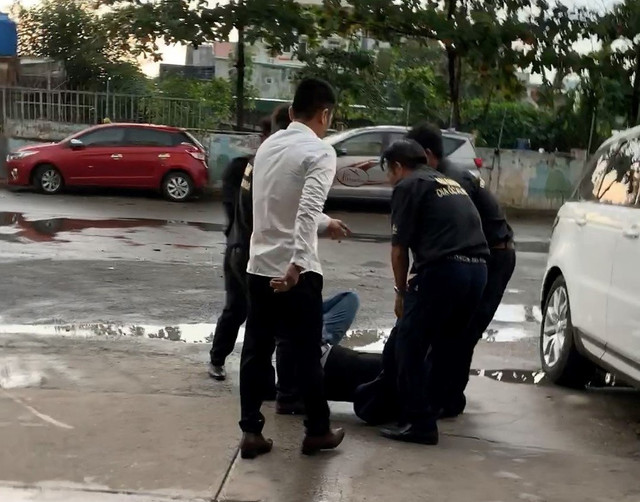 Hé lộ nguyên nhân ẩu đả tại Công ty Alibaba, một người nhập viện cấp cứu - Hình 2 He lo nguyen nhan au da tai Cong ty Alibaba, mot nguoi nhap vien cap cuu-Hinh-2