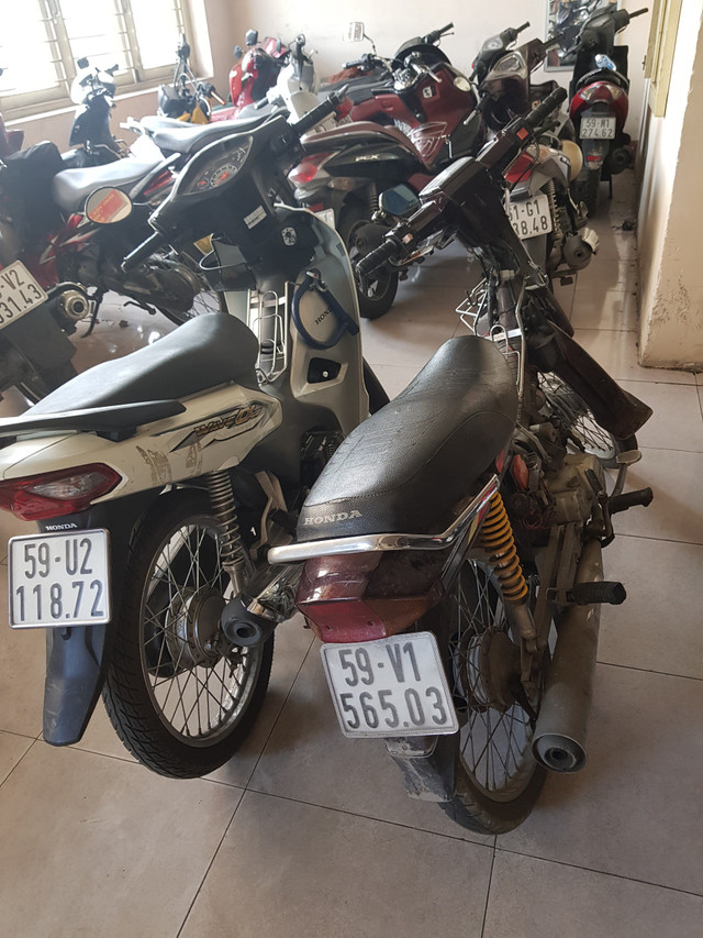 CSGT truy đuổi kẻ trộm cắp như phim trên phố Sài Gòn CSGT truy duoi ke trom cap nhu phim tren pho Sai Gon