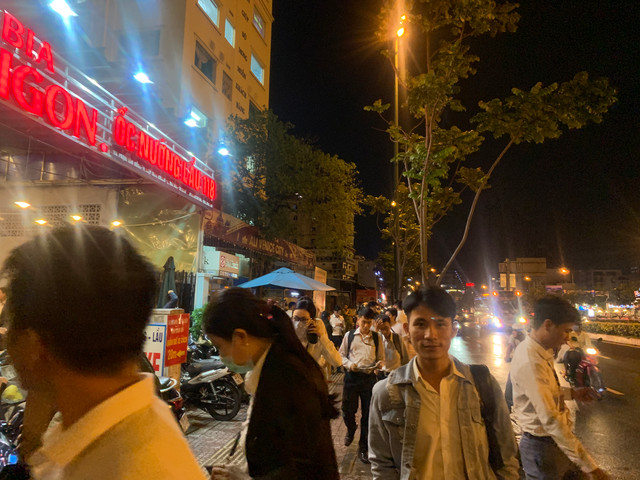 Cong an xuyen dem kham xet tru so Cong ty Alibaba cua Nguyen Thai Luyen-Hinh-3