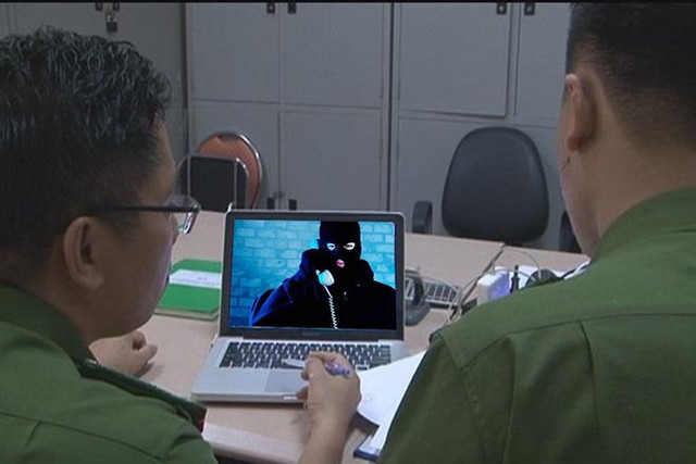 Đại gia Sài Gòn mất gần 4 tỷ sau cuộc gọi của 'cán bộ chuyên án' Dai gia Sai Gon mat gan 4 ty sau cuoc goi cua 'can bo chuyen an'