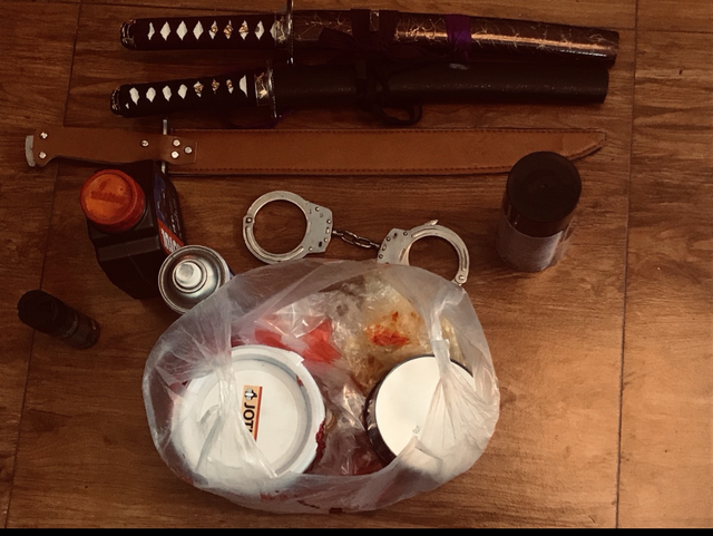 Ngoài tạt sơn và mắm tôm, nhóm 'khủng bố' còn cho gián vào tô phở Hòa - Hình 2 Ngoai tat son va mam tom, nhom 'khung bo' con cho gian vao to pho Hoa-Hinh-2