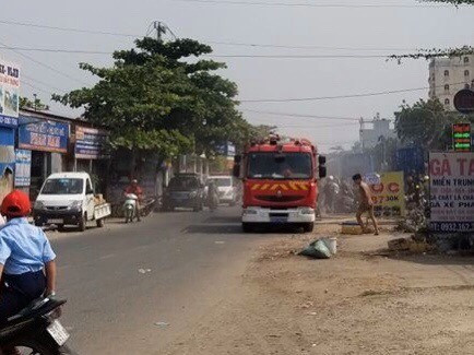 3 cảnh sát đặc nhiệm bị tên ngáo đá ở Sài Gòn đâm trọng thương 3 canh sat dac nhiem bi ten ngao da o Sai Gon dam trong thuong