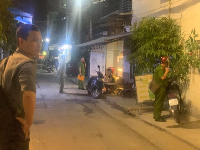 Tai xe Go-Viet tu vong tren duong Sai Gon do nhoi mau co tim