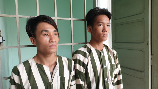 Bắt 2 tên cướp thực hiện gần 10 vụ giật tài sản trong 2 ngày ở Sài Gòn Bat 2 ten cuop thuc hien gan 10 vu giat tai san trong 2 ngay o Sai Gon