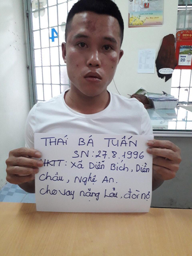 Đòi nợ không thành nhóm giang hồ đập phá quán nhậu, đánh chủ quán Doi no khong thanh nhom giang ho dap pha quan nhau, danh chu quan