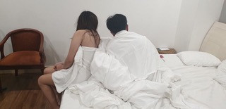 Bắt quả tang 2 tiếp viên 9X của nhà hàng bán dâm giá 5 triệu đồng/lượt Bat qua tang 2 tiep vien 9X cua nha hang ban dam gia 5 trieu dong/luot