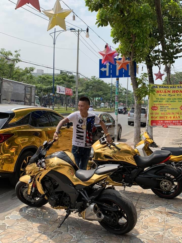 Giang hồ mạng Huấn Hoa Hồng được đưa đi cai nghiện ma tuý Giang ho mang Huan Hoa Hong duoc dua di cai nghien ma tuy