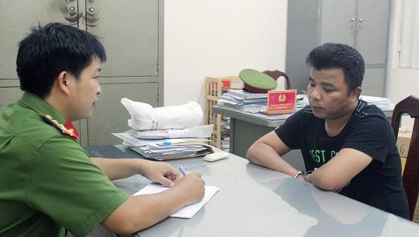 Khởi tố giang hồ Toàn 'đen' trong vụ khống chế giám đốc bệnh viện Tâm Hồng Phước Khoi to giang ho Toan 'den' trong vu khong che giam doc benh vien Tam Hong Phuoc