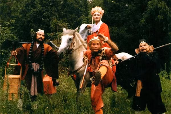 Ton Ngo Khong thuong tim den Quan The Am Bo Tat khi gap kho khan-Hinh-7