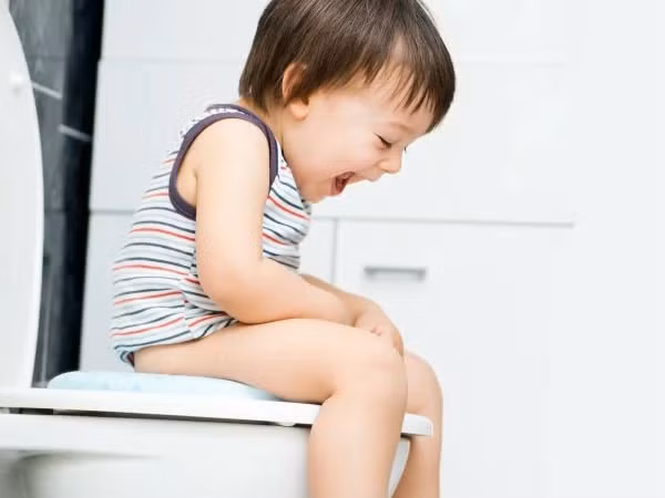 Dau hieu nhan biet benh phinh dai trang bam sinh gay tao bon