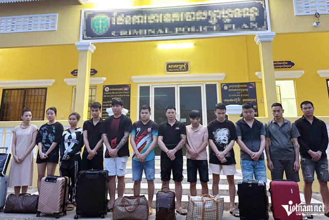 Tu sao huyet lua dao o Campuchia: Nhoi long ve loi khai 'khach roi, giet khach'-Hinh-2