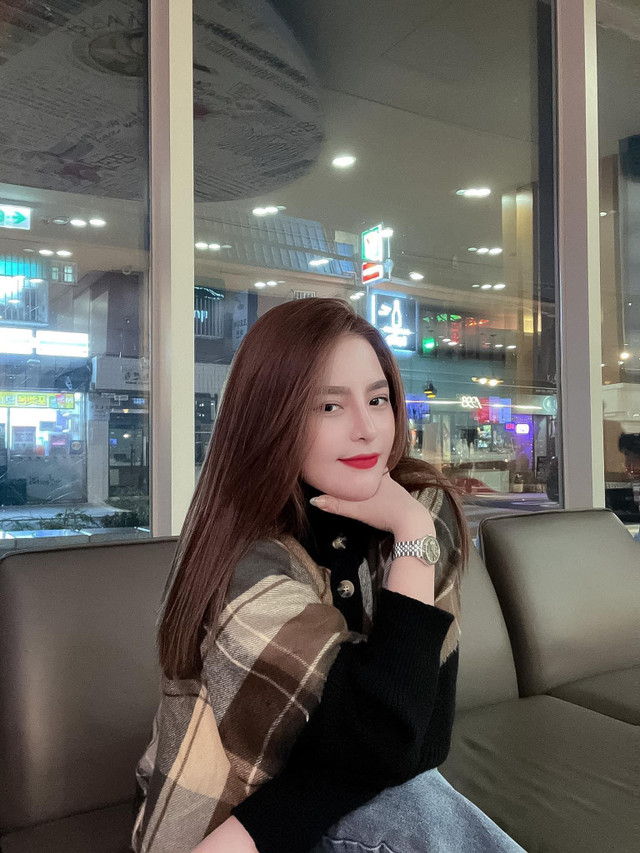 Hot girl 'hái ra tiền' chia sẻ 'áp lực' khi làm người nổi tiếng - Hình 4 Hot girl 'hai ra tien' chia se 'ap luc' khi lam nguoi noi tieng-Hinh-4