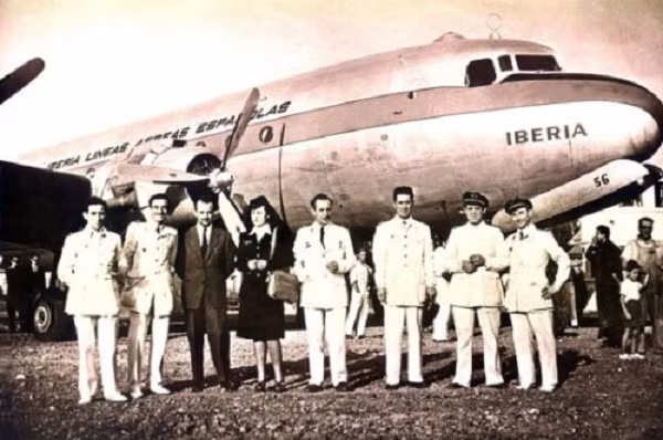 Bi an chuyen bay 37 nam sau moi ha canh-Hinh-2