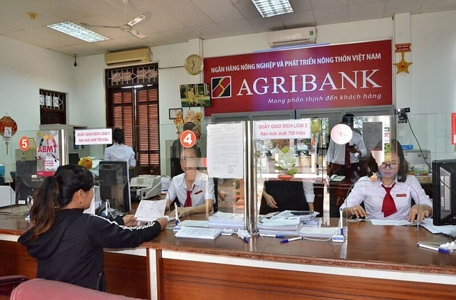Nguồn thu chính giảm, Agribank báo lợi nhuận 6 tháng lao dốc, nợ xấu hơn 24.000 tỷ Nguon thu chinh giam, Agribank bao loi nhuan 6 thang lao doc, no xau hon 24.000 ty