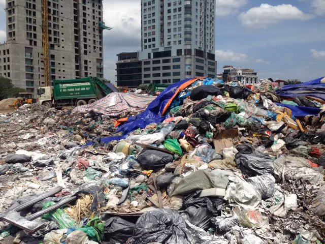 Can canh nui rac chat thanh “nui” giu thu do, mui hoi nong nac-Hinh-14