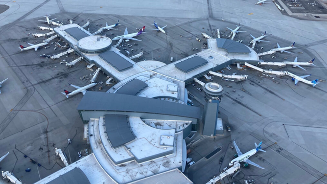 Giat minh nguoi dan ong cuop phi co di tim nguoi ngoai hanh tinh-Hinh-2