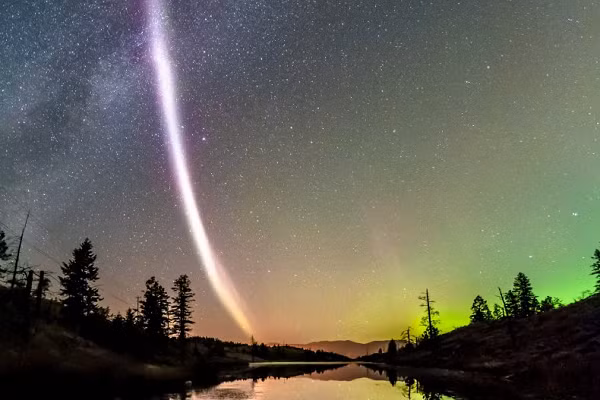 Bi an bong ma mau tim xuat hien sau khi Trai Dat bi tan cong-Hinh-4