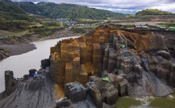 Ngam bau vat rai day duoi song ma Tu Hy luon them khat-Hinh-2