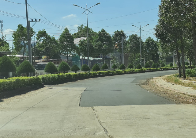 Dong Xoai (Binh Phuoc): Vi sao duong Ho Xuan Huong cu sua lai hong?-Hinh-2