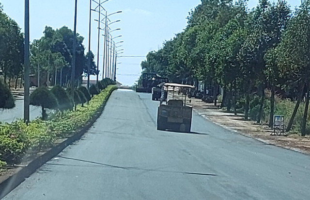 Dong Xoai (Binh Phuoc): Vi sao duong Ho Xuan Huong cu sua lai hong?-Hinh-5