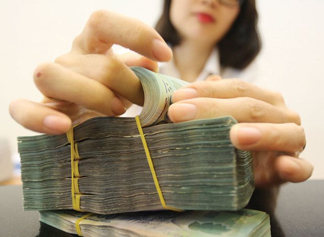 Lãi suất huy động tiếp tục giảm, lãi suất cho vay xuất hiện sự phân hóa Lai suat huy dong tiep tuc giam, lai suat cho vay xuat hien su phan hoa