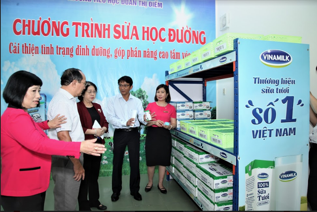 TP. HCM chính thức triển khai chương trình sữa học đường tại 10 quận, huyện - Hình 2 TP. HCM chinh thuc trien khai chuong trinh sua hoc duong tai 10 quan, huyen-Hinh-2