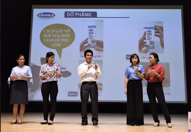 TP. HCM chinh thuc trien khai chuong trinh sua hoc duong tai 10 quan, huyen-Hinh-6