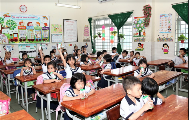 TP. HCM chính thức triển khai chương trình sữa học đường tại 10 quận, huyện - Hình 3 TP. HCM chinh thuc trien khai chuong trinh sua hoc duong tai 10 quan, huyen-Hinh-3