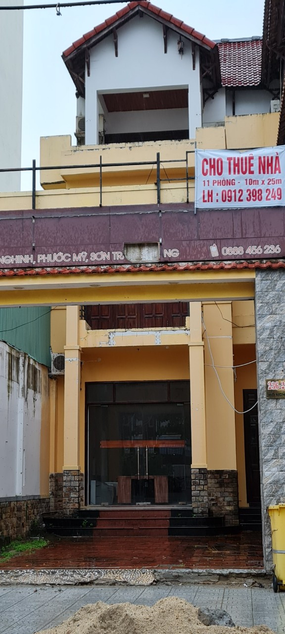 Nhà hàng, khách sạn trên tuyến đường 5 sao ở Đà Nẵng bỏ hoang vì vắng khách - Hình 16 Nha hang, khach san tren tuyen duong 5 sao o Da Nang bo hoang vi vang khach-Hinh-16