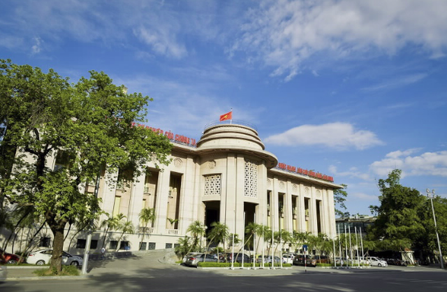 NHNN: Ngân hàng giảm lãi suất cho vay sẽ được ưu tiên nới 'room' tín dụng NHNN: Ngan hang giam lai suat cho vay se duoc uu tien noi 'room' tin dung