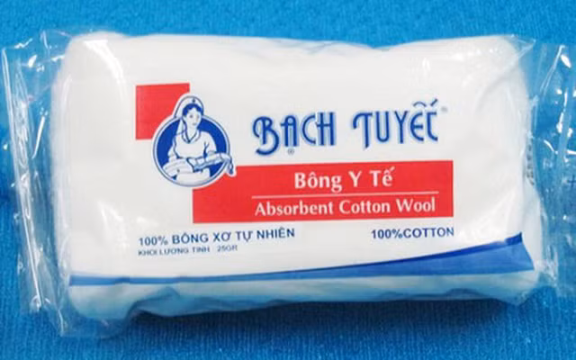 Chay y cong bo thong tin, Bong Bach Tuyet bi Uy ban Chung khoan ‘go dau’