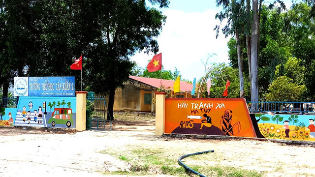 Chân dung những ông thầy dâm ô học trò - Hình 8 Chan dung nhung ong thay dam o hoc tro-Hinh-8