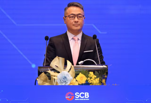 SCB co quyen Tong giam doc nguoi nuoc ngoai, 9 thang thu nhap thuan hoat dong dich vu gan ngan ty