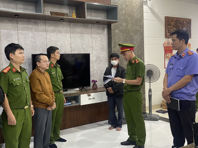Bắt 2 cán bộ của trường Đại học Bách khoa Đà Nẵng Bat 2 can bo cua truong Dai hoc Bach khoa Da Nang