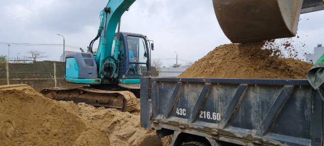 Gia cat tang manh, doanh nghiep xay dung o Da Nang dieu dung, nguoi dan kho khan-Hinh-2