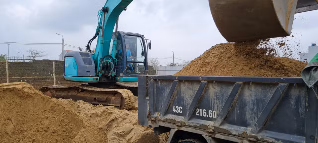 Gia cat tang manh, doanh nghiep xay dung o Da Nang dieu dung, nguoi dan kho khan-Hinh-2