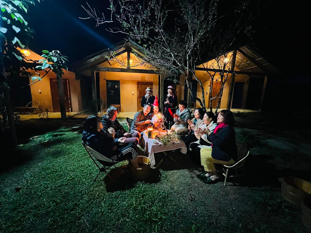 Hành trình “chạm đến trái tim du khách” cần bắt đầu bằng “nụ cười” - Hình 2 Hanh trinh “cham den trai tim du khach” can bat dau bang “nu cuoi”-Hinh-2