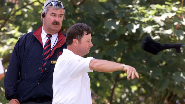 Nho cach cu xu quan tu, golf it gian lan-Hinh-3