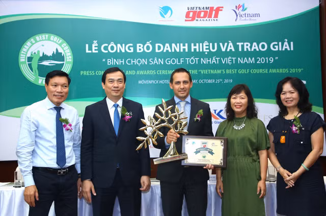 Laguna Lang Co nhan danh hieu San golf Tot nhat Viet Nam 2019-Hinh-2