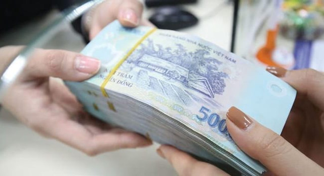 Phó Thống đốc NHNN: Không hạ chuẩn tín dụng không hẳn là một câu chuyện Pho Thong doc NHNN: Khong ha chuan tin dung khong han la mot cau chuyen