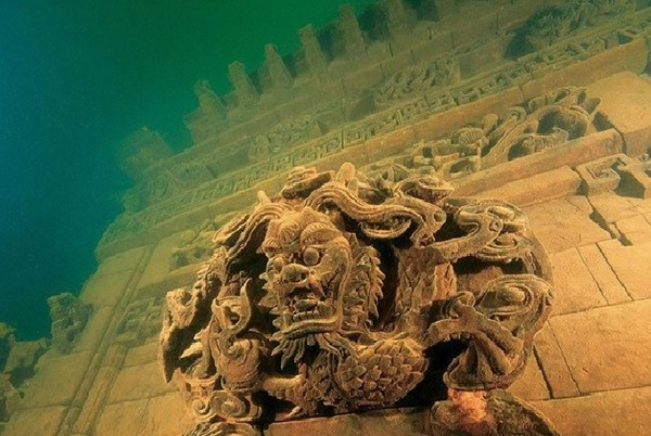 Tận mục những địa danh nổi tiếng nằm sâu dưới đại dương - Hình 3 Tan muc nhung dia danh noi tieng nam sau duoi dai duong-Hinh-3