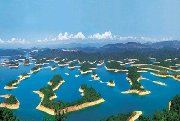 Tận mục những địa danh nổi tiếng nằm sâu dưới đại dương - Hình 2 Tan muc nhung dia danh noi tieng nam sau duoi dai duong-Hinh-2