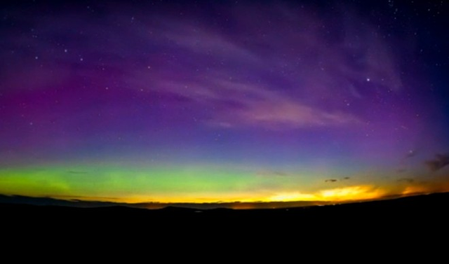 Bất ngờ mây dạ quang xuất hiện trên núi Bà Đen - Hình 3 Bat ngo may da quang xuat hien tren nui Ba Den-Hinh-3