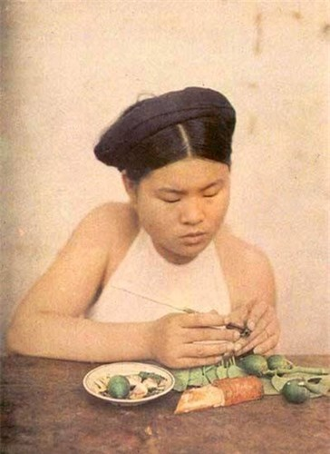 Vẻ đẹp giản dị của phụ nữ Việt Nam cách đây 100 năm qua loạt ảnh quý - Hình 8 Ve dep gian di cua phu nu Viet Nam cach day 100 nam qua loat anh quy-Hinh-8