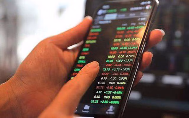 Den luot HOSE canh bao thu doan lua dao chung khoan moi