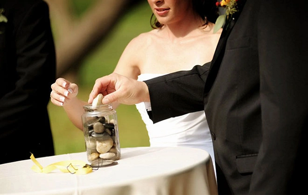 Những phong tục cưới xin kỳ lạ và quái dị nhất thế giới - Hình 12 Nhung phong tuc cuoi xin ky la va quai di nhat the gioi-Hinh-12